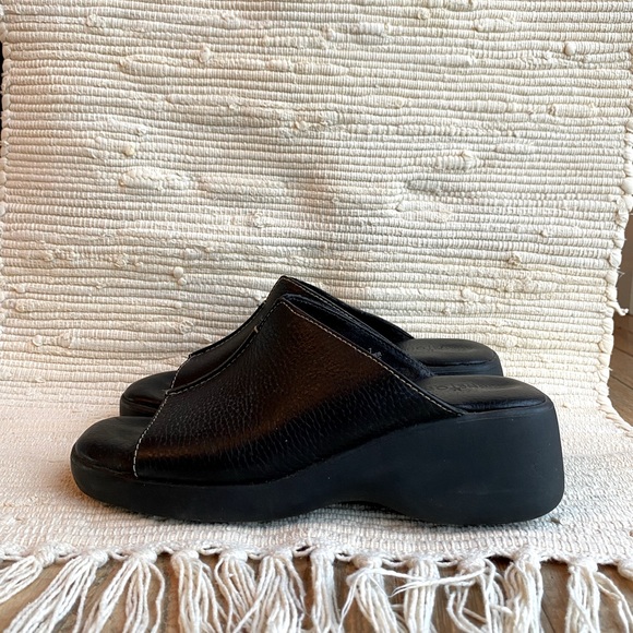 Minnetonka Platform Mules/Sandals - Picture 3 of 5